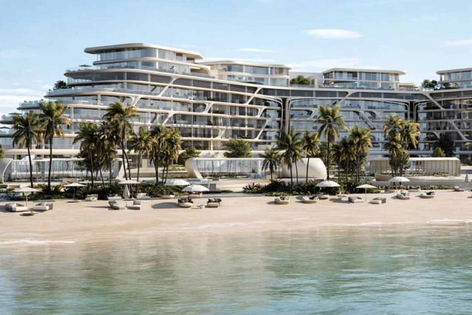 12+ amenities, including the Jacob & Co Beach Club